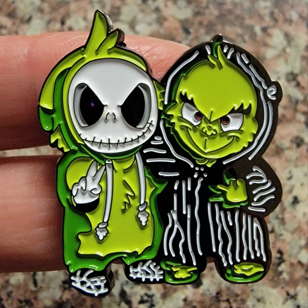 The NBC Jack Skellington × The Grinch Mashup Enamel Pin - Picture 1 of 4